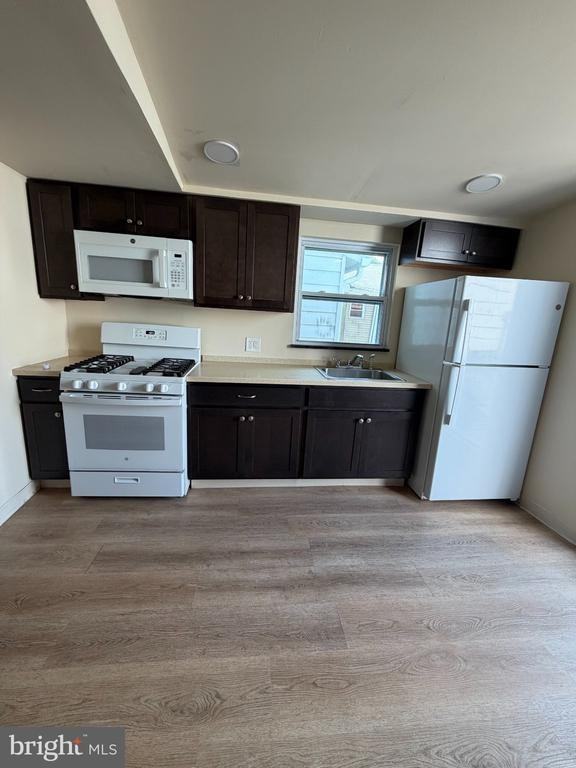 227 E Broad St ##2 - Photo 2 of 9