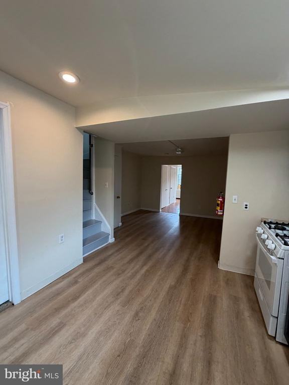 227 E Broad St ##2 - Photo 5 of 9