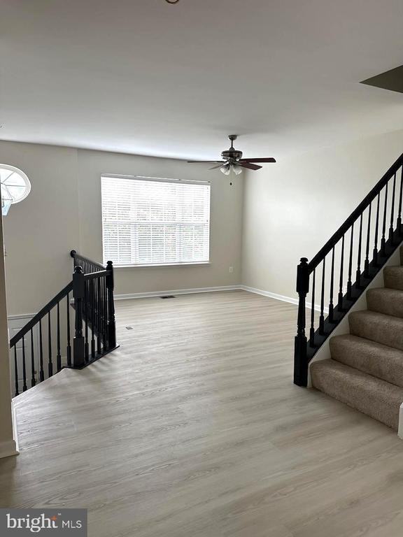 1310 Saunders Dr - Photo 7 of 30