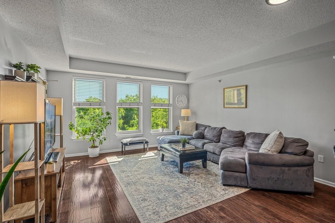 515 N 1st St #405 - Photo 2 of 45