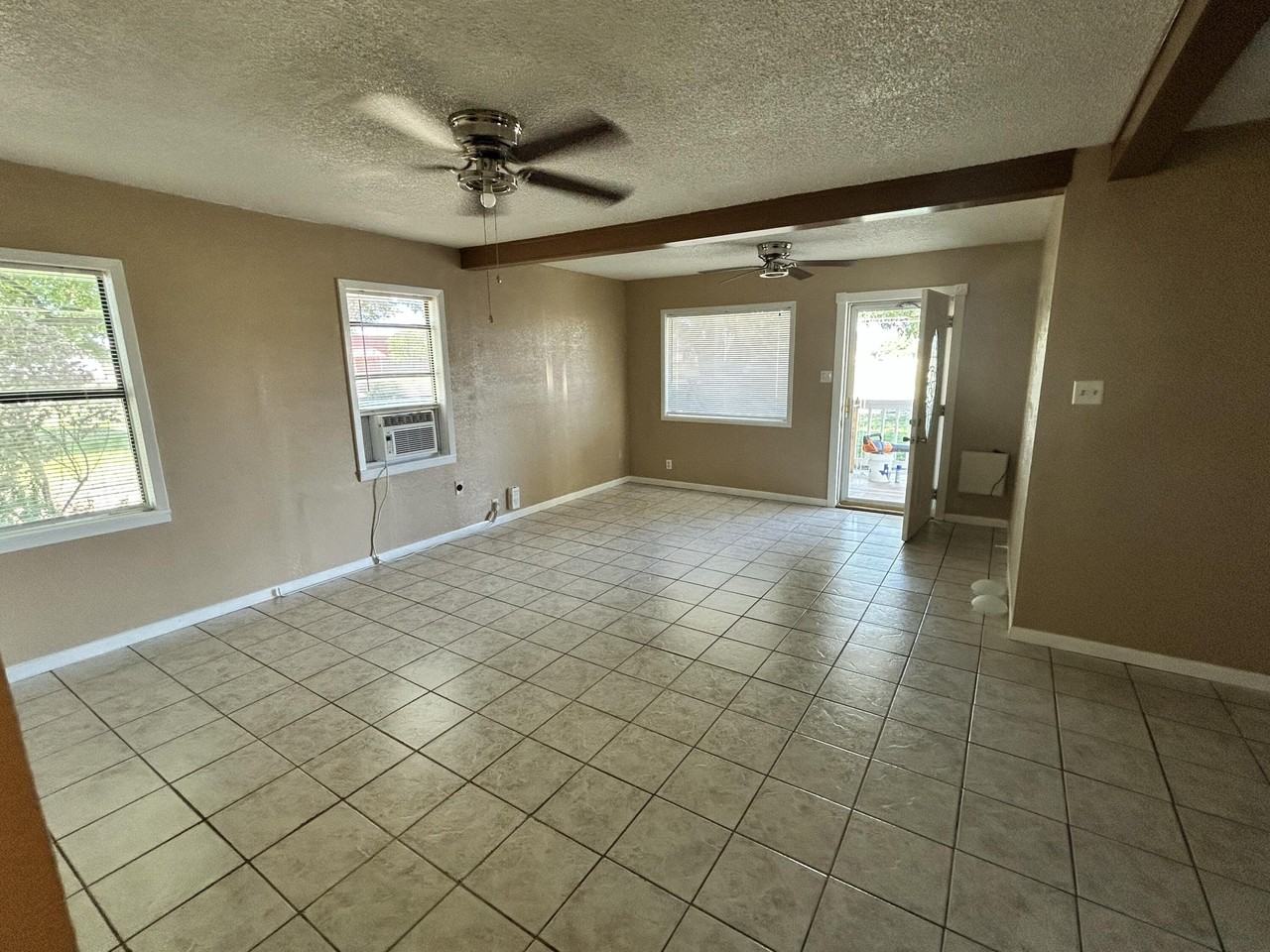 616 Rust St - Photo 3 of 13