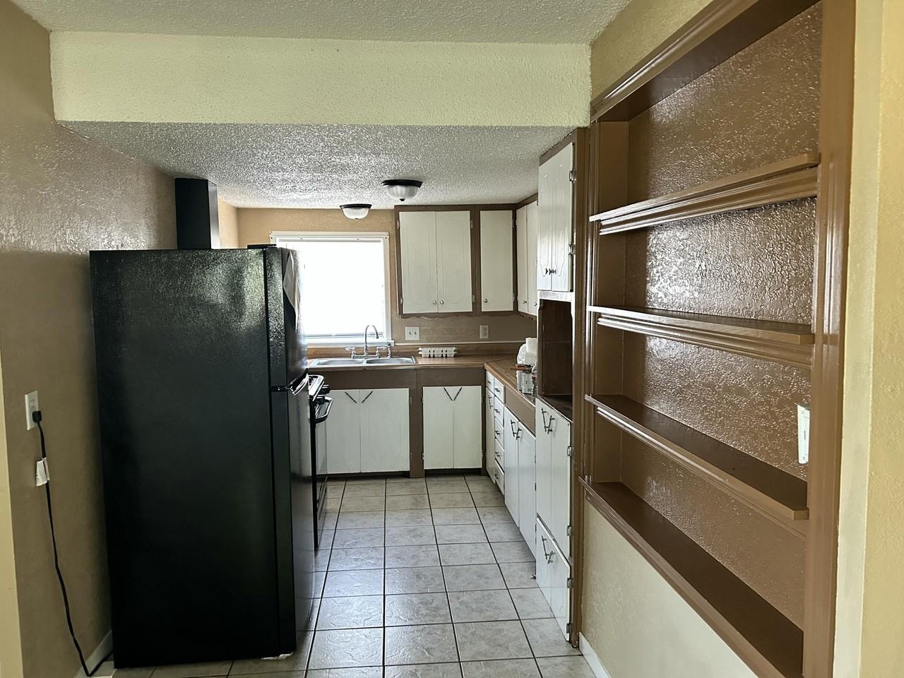 616 Rust St - Photo 4 of 13