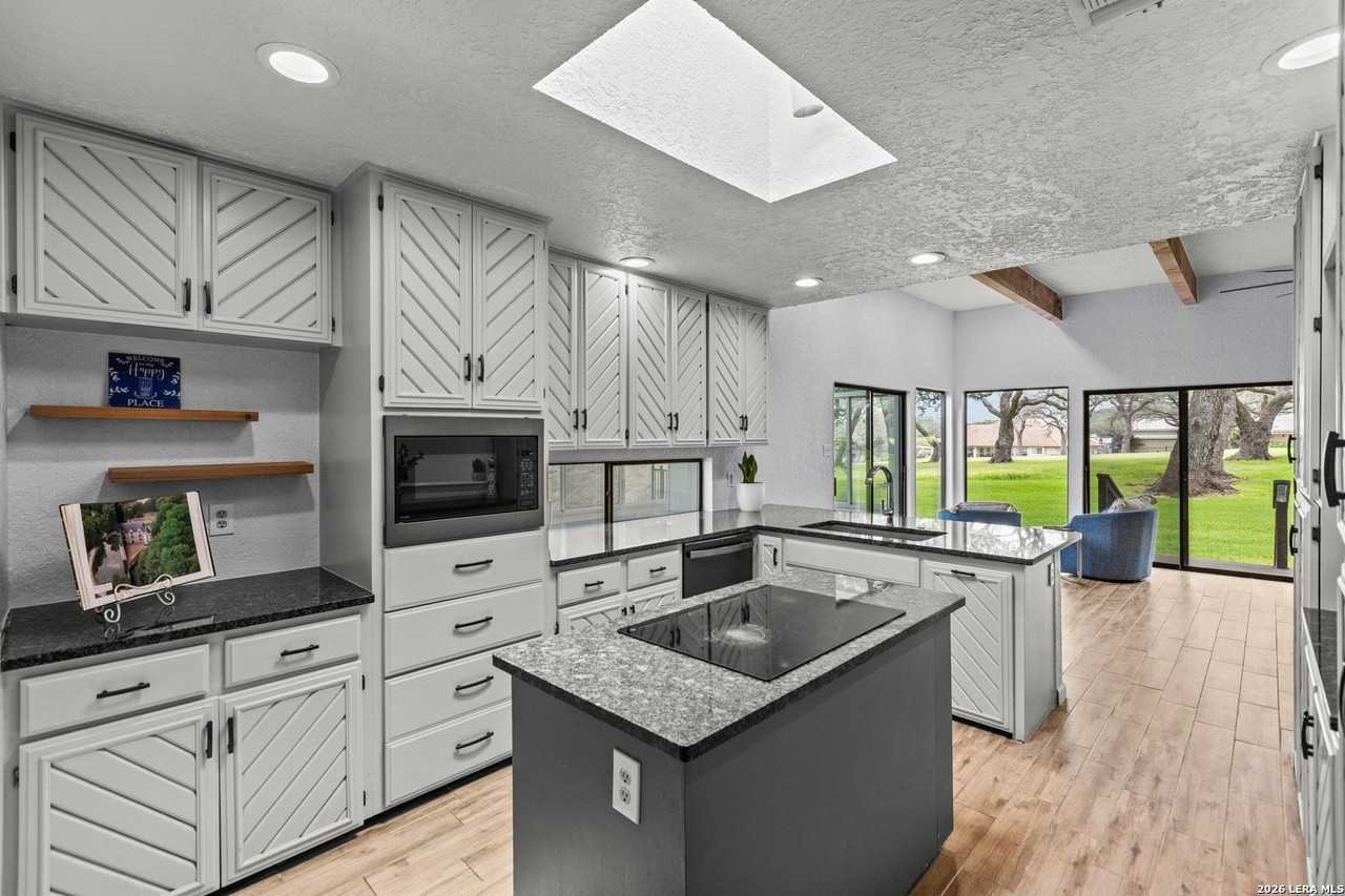 29342 Ridgeview Trl - Photo 2 of 48