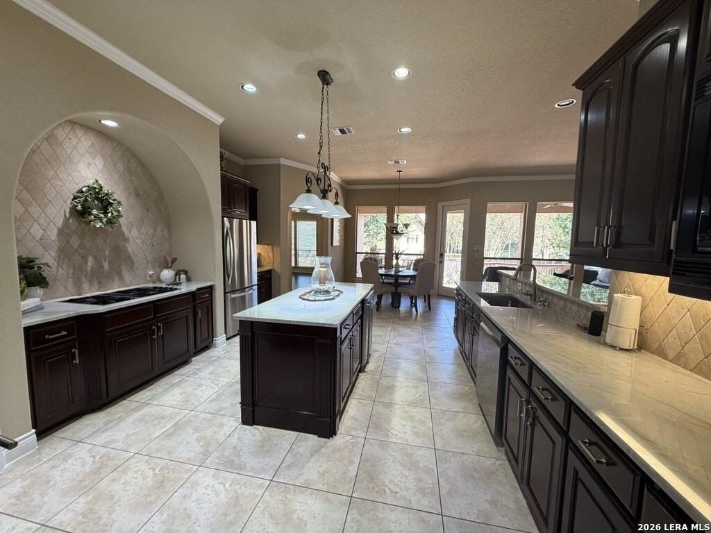 402 Cameron Cir - Photo 6 of 31