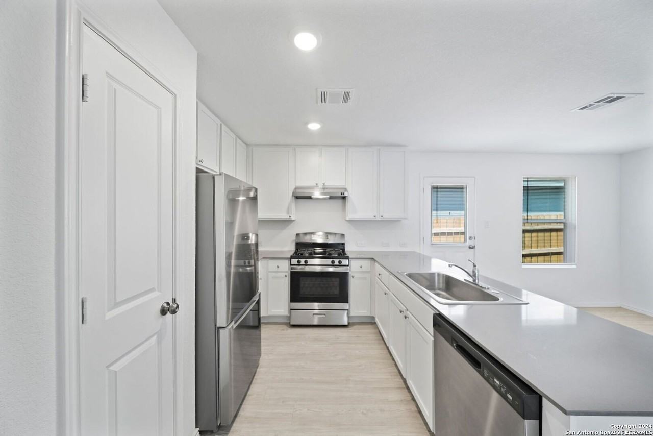 12942 Deep Eddy - Photo 4 of 10
