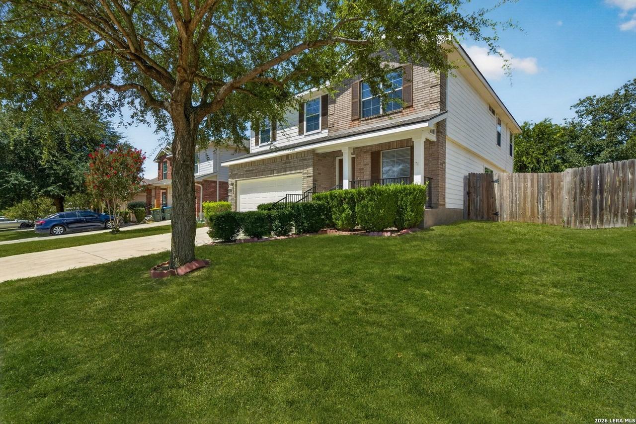 9023 Sahara Woods - Photo 2 of 35