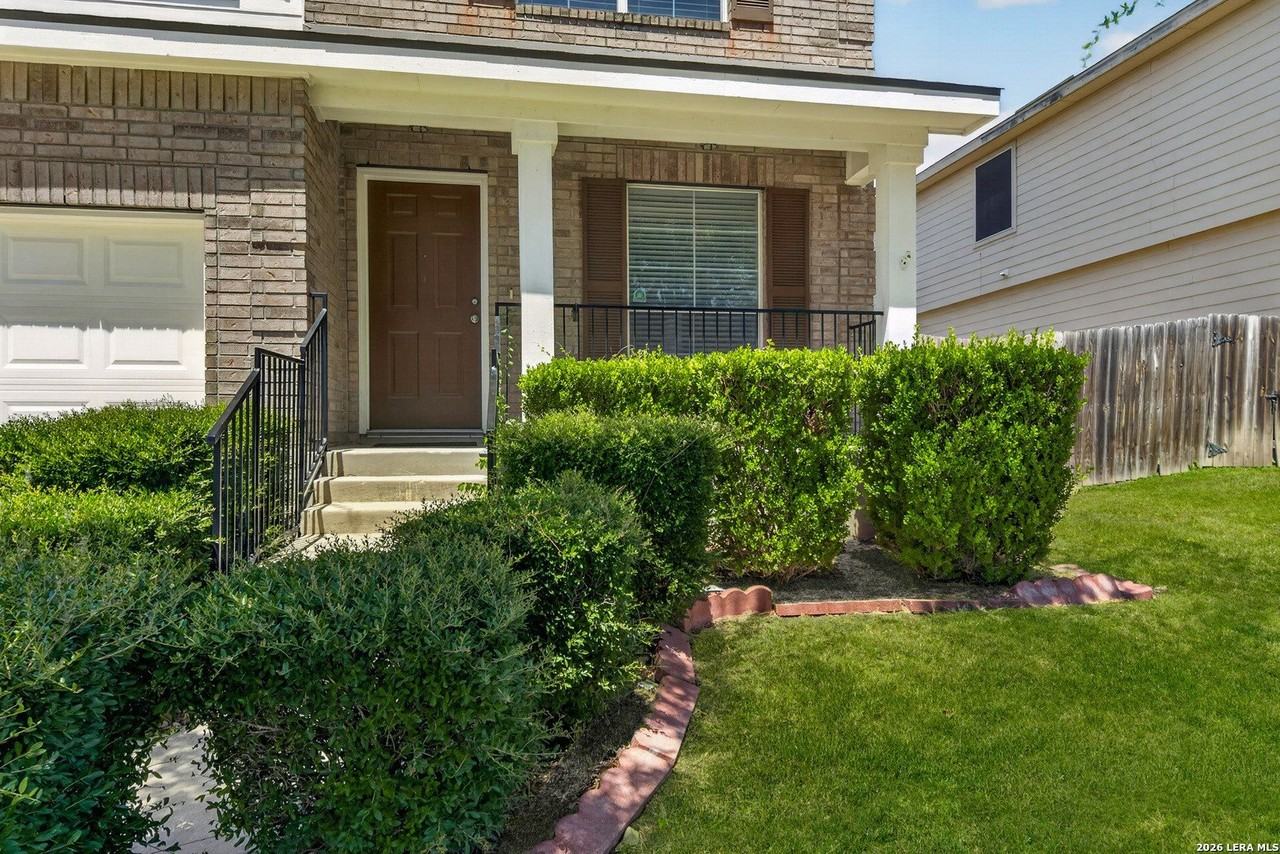 9023 Sahara Woods - Photo 3 of 35