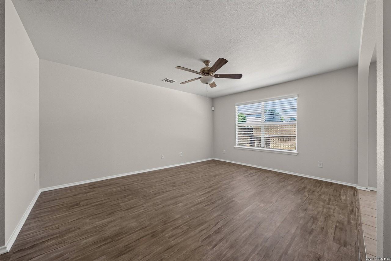 9023 Sahara Woods - Photo 4 of 35