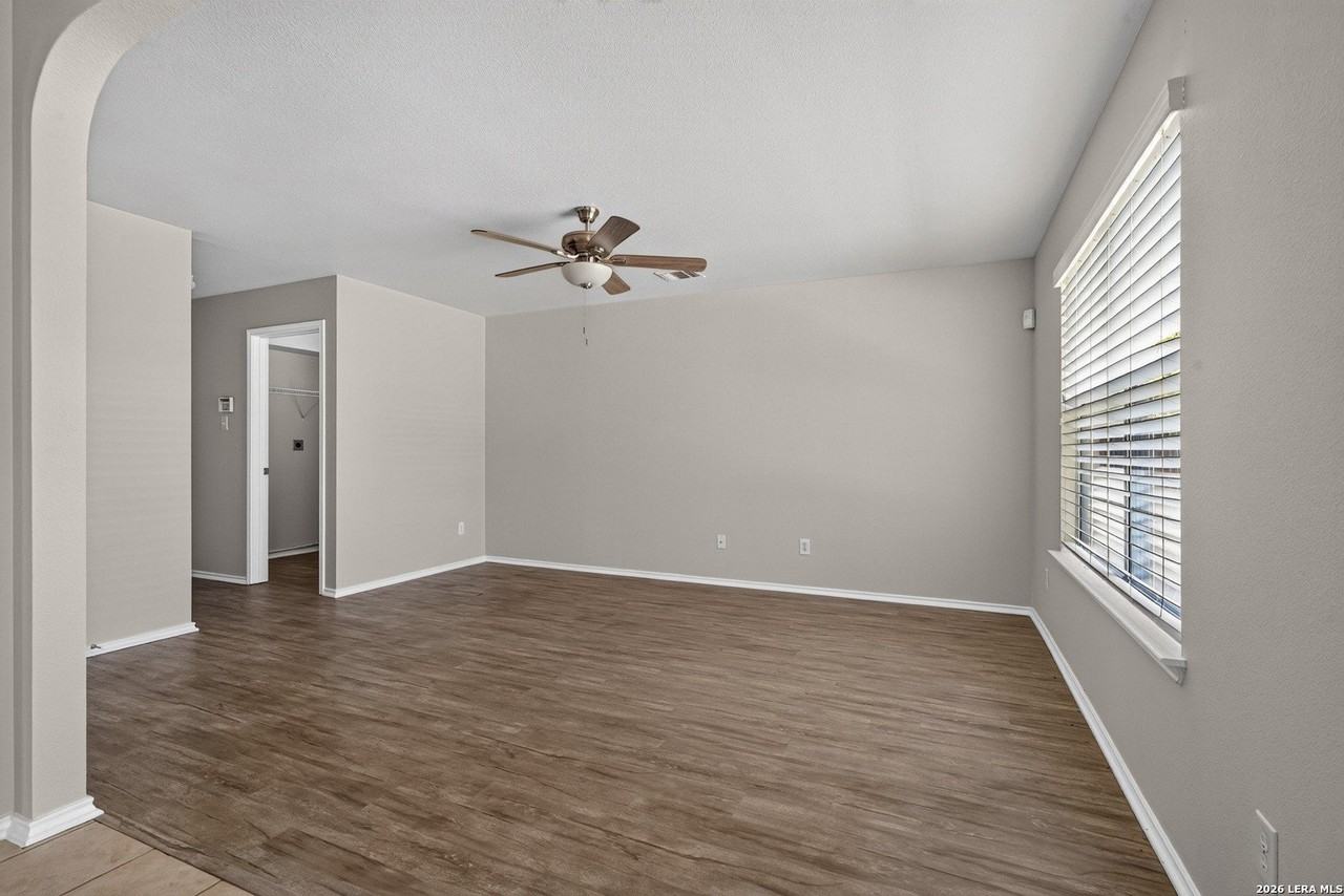 9023 Sahara Woods - Photo 5 of 35