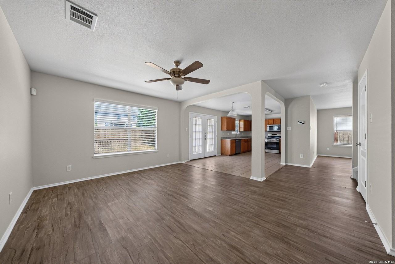 9023 Sahara Woods - Photo 7 of 35