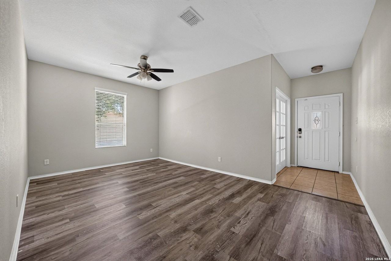 16222 Galloping Oak Knl - Photo 5 of 37
