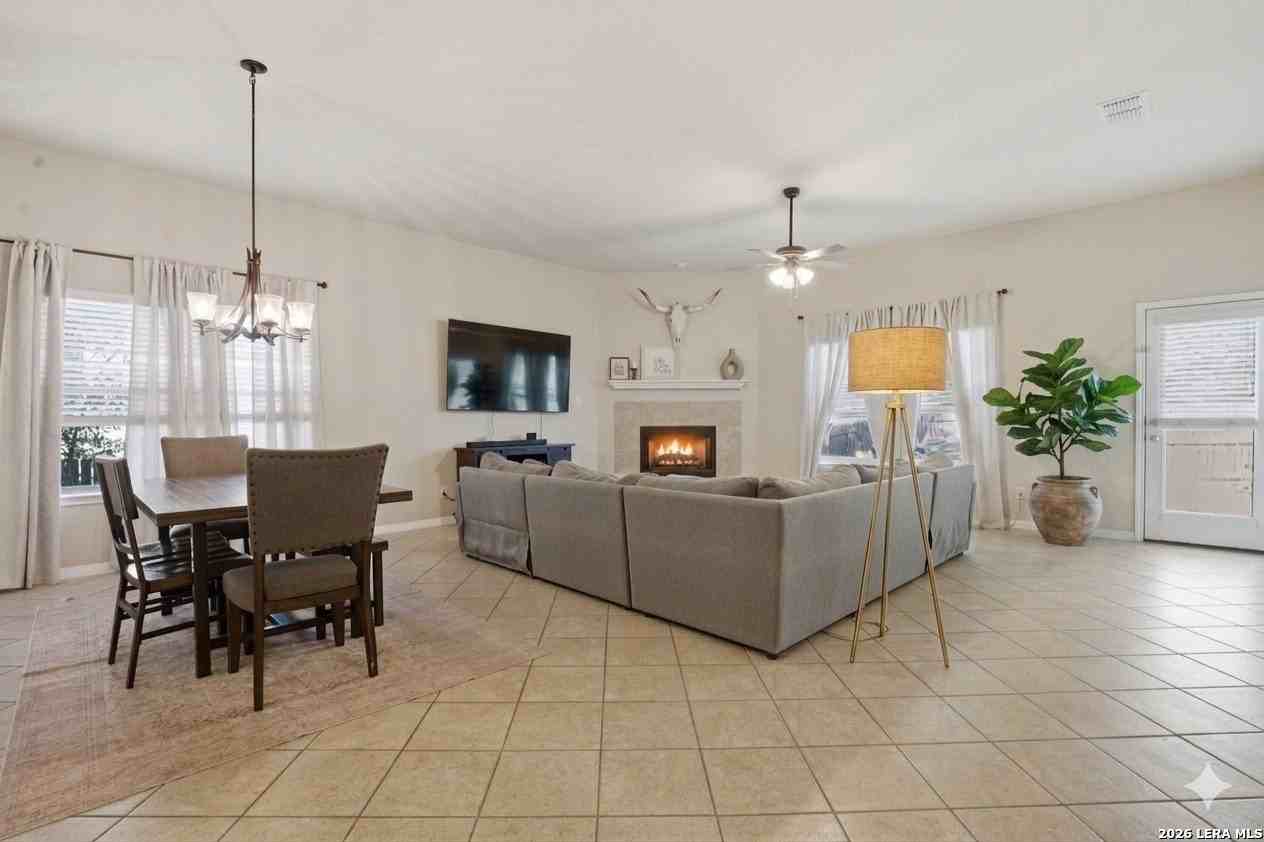 821 Wall St - Photo 7 of 30