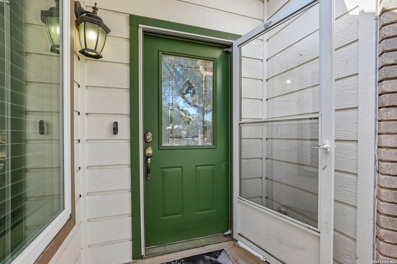 13802 Laurel Hollow Dr - Photo 7 of 48