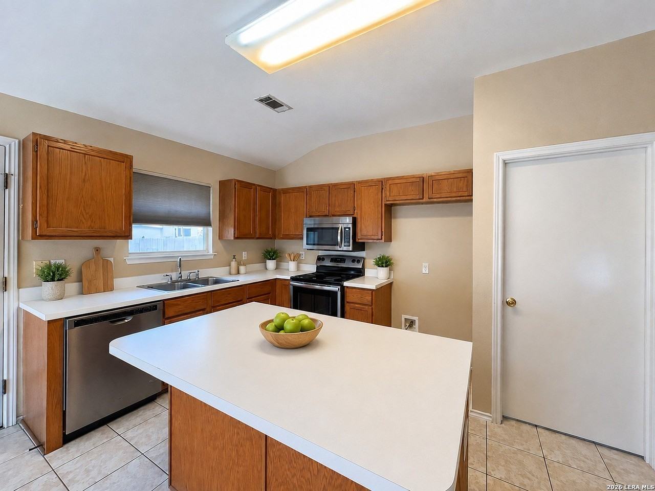 7306 Kingsland - Photo 4 of 45