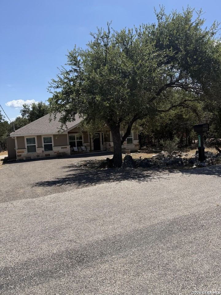 1518 Bob White Dr - Photo 2 of 24