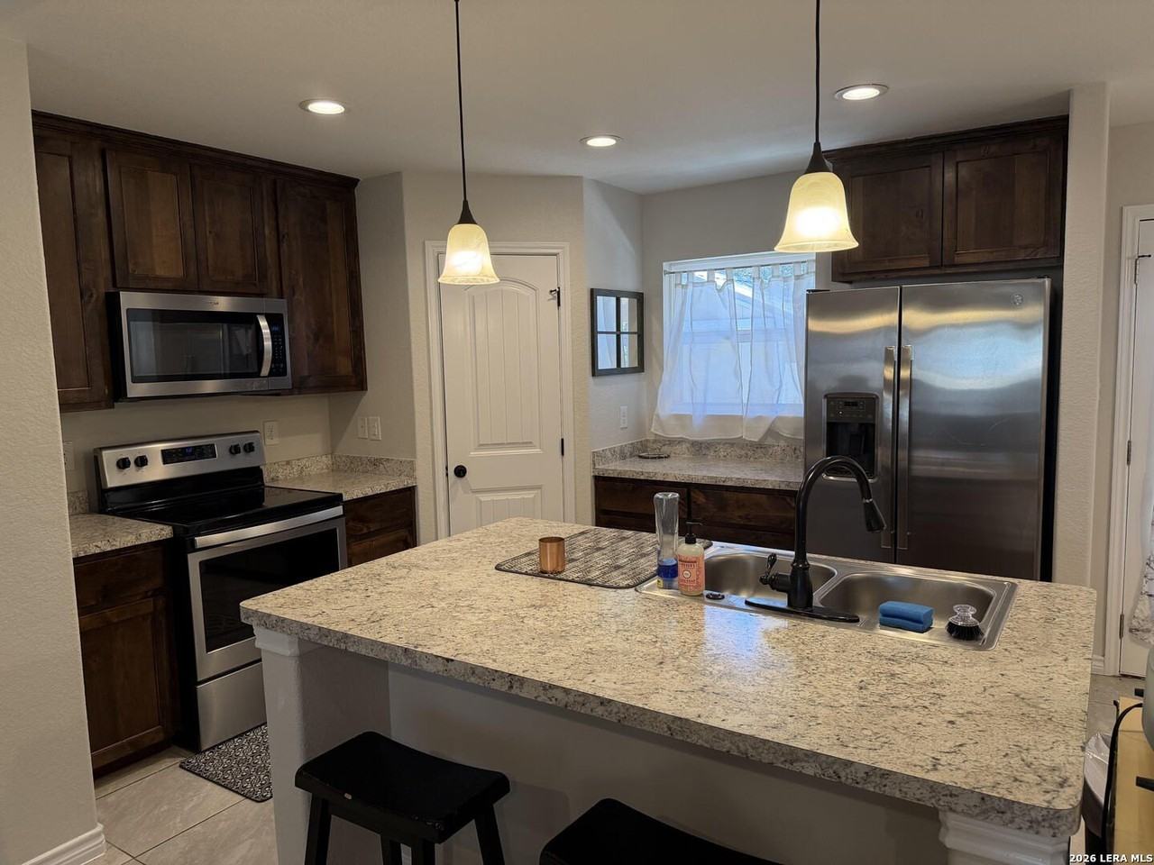 1518 Bob White Dr - Photo 6 of 24
