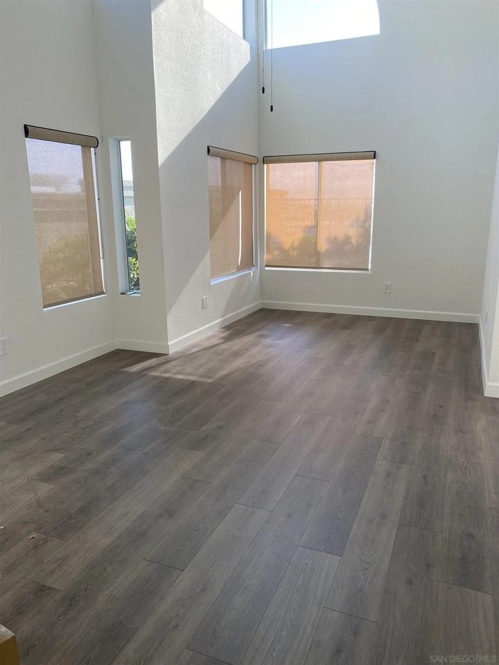 10754 Glendover Ln - Photo 6 of 50