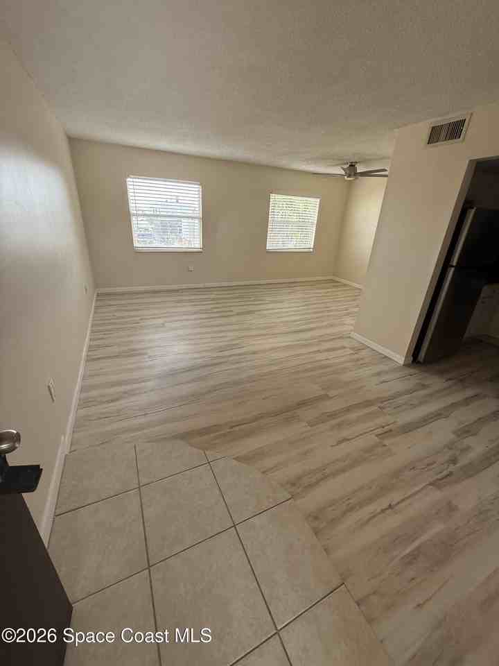 837 Hickory St #4 - Photo 2 of 11