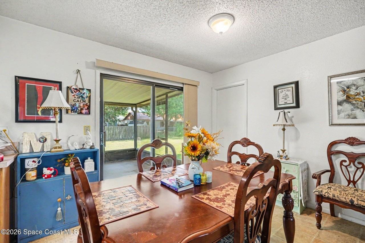 598 Black Horse St Se - Photo 7 of 15