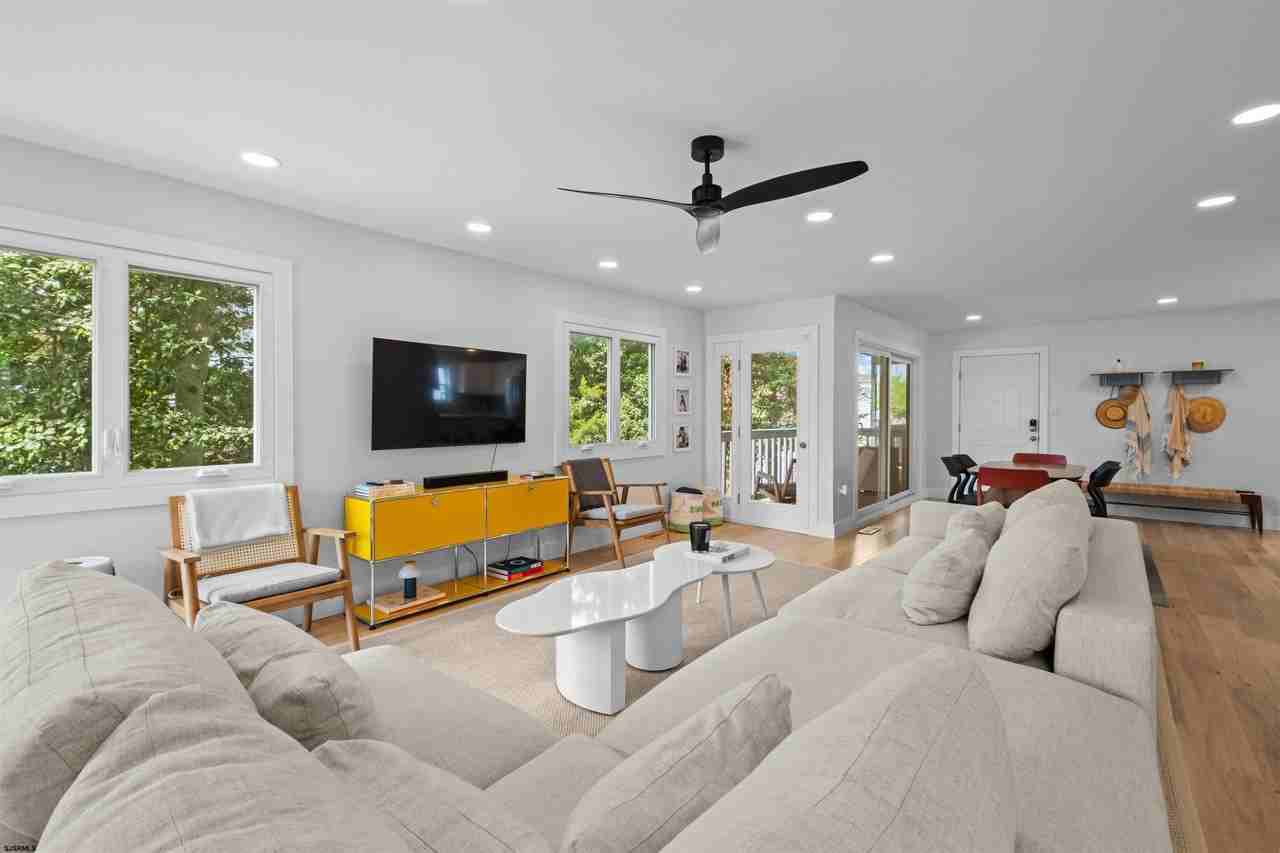 9417 Winchester Ave #A - Photo 3 of 37