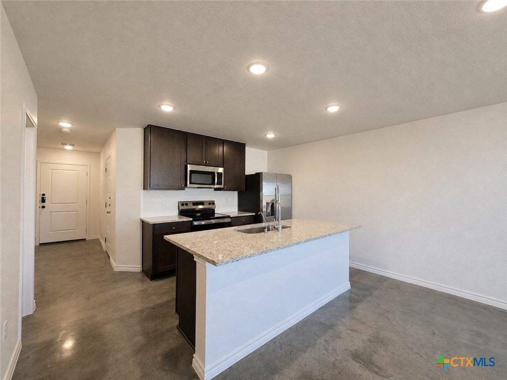 3809 American Elm Dr #B - Photo 5 of 27
