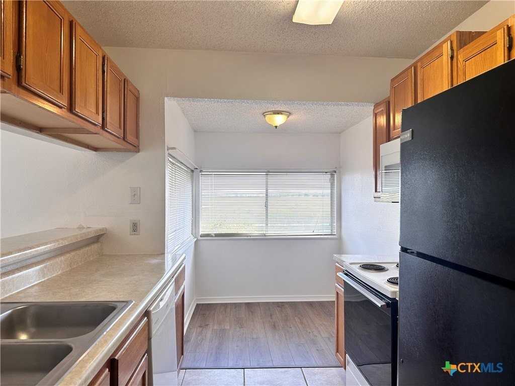 156 Stockmen Ln - Photo 3 of 17