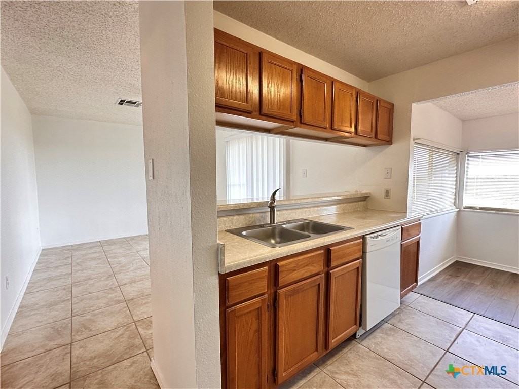 156 Stockmen Ln - Photo 5 of 17