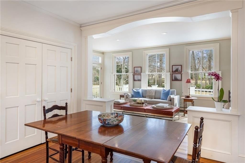 100 Coggeshall Ave - Photo 6 of 38