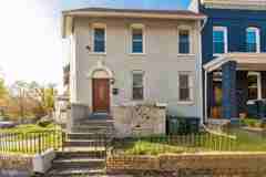 725 Florida Ave Ne - Photo 1 of 1