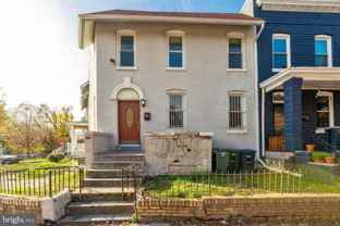 725 Florida Ave Ne - Photo 1 of 1