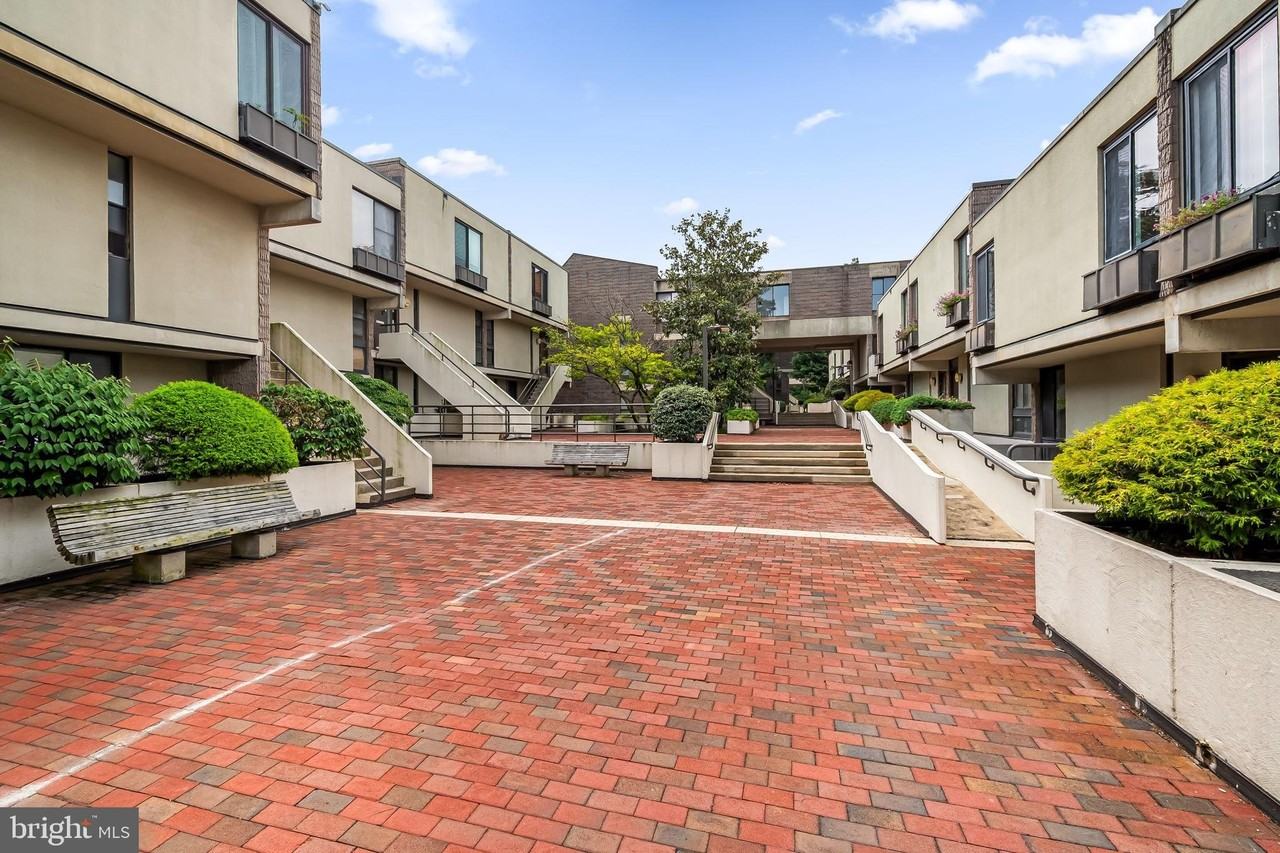 2302 Wineberry Ter - Photo 4 of 37