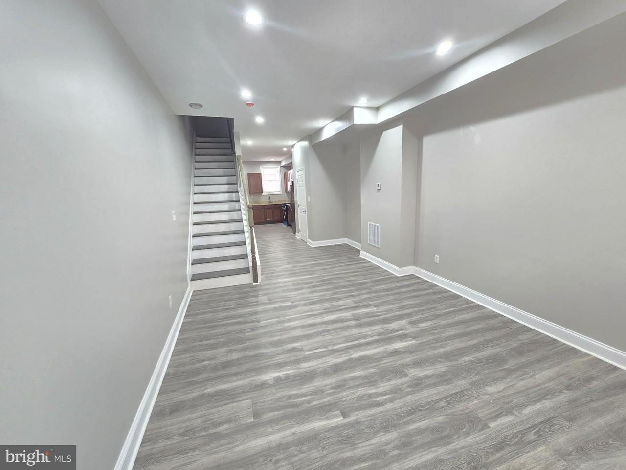 336 Whitridge Ave - Photo 3 of 25