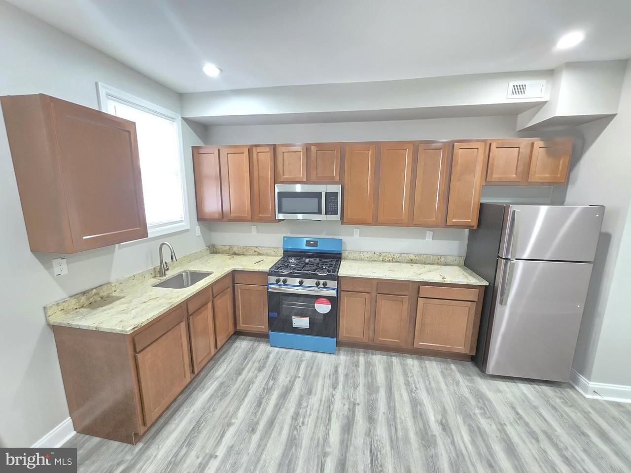 336 Whitridge Ave - Photo 6 of 25