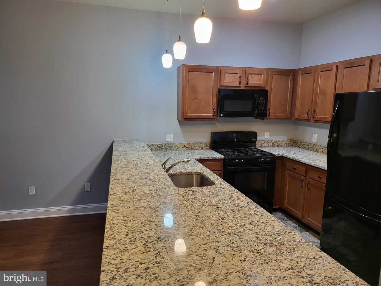 507 S Bond St - Photo 4 of 26