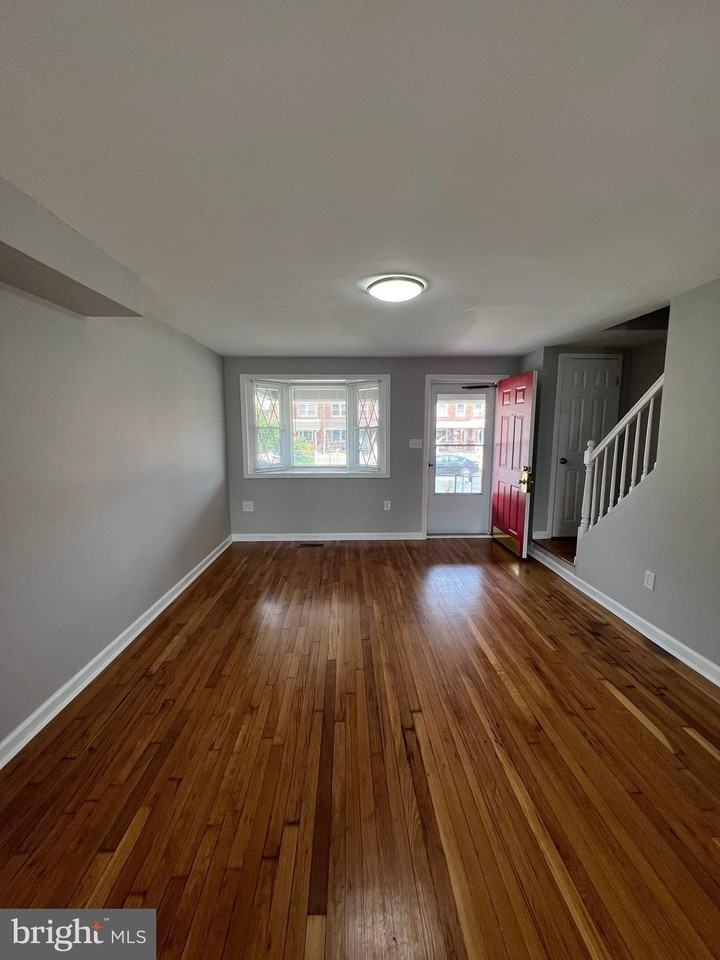 7817 Saint Boniface Ln - Photo 3 of 22