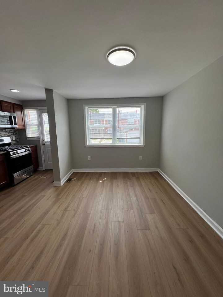 7817 Saint Boniface Ln - Photo 4 of 22