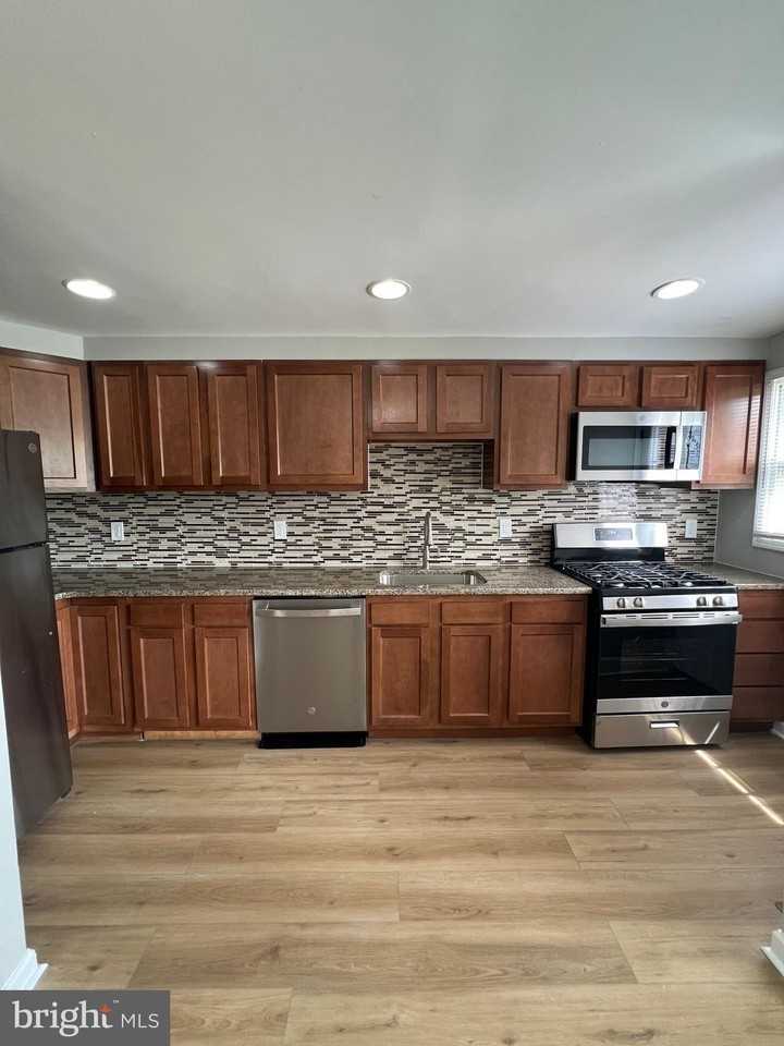 7817 Saint Boniface Ln - Photo 6 of 22