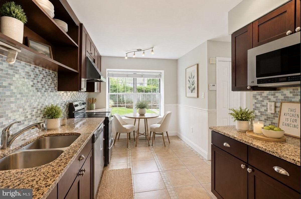 8579 Harvest View Ct - Photo 4 of 14