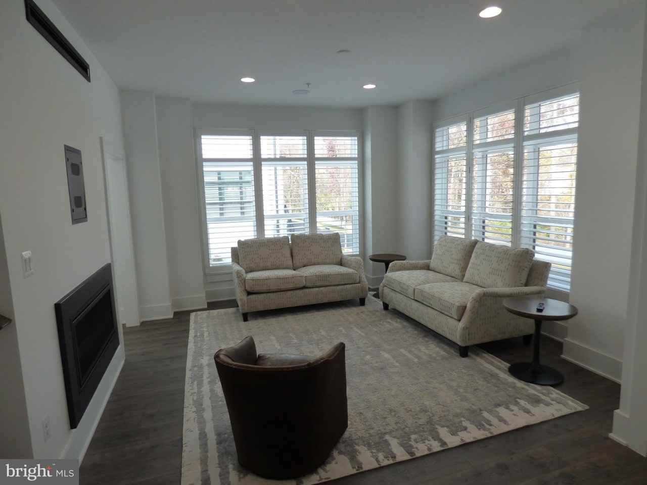 11360 Emerald Park Rd - Photo 3 of 33
