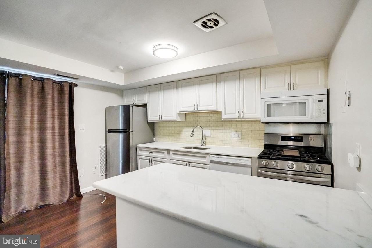 5414 85th Ave #101 - Photo 5 of 24