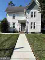 featured image of 4457 S Broad St #4