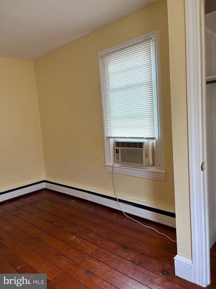 4457 S Broad St #4 - Photo 6 of 11