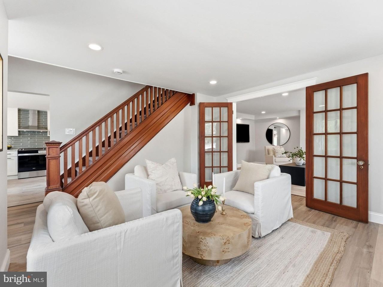 1133 Almond Rd - Photo 5 of 36