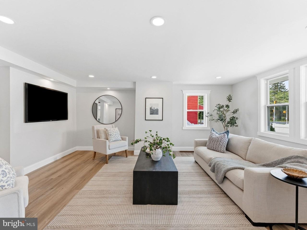 1133 Almond Rd - Photo 6 of 36