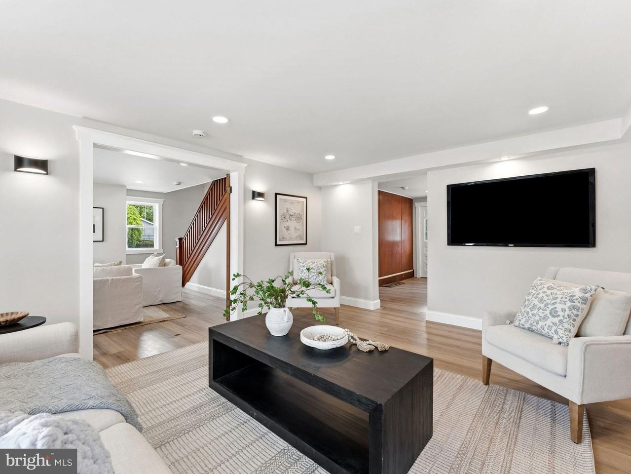 1133 Almond Rd - Photo 7 of 36