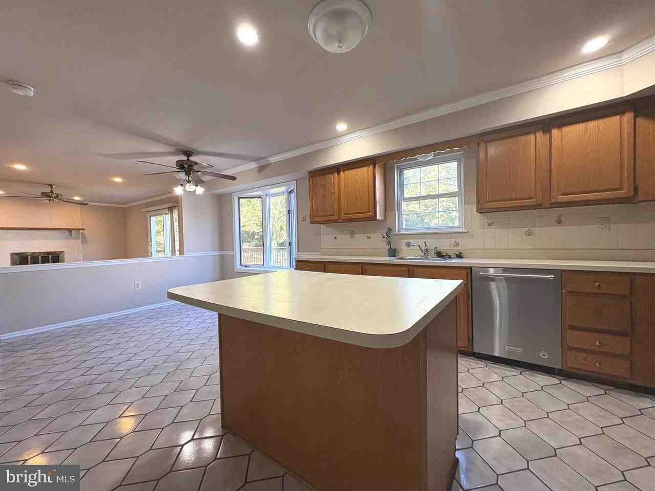 902 Kirby Dr - Photo 7 of 21