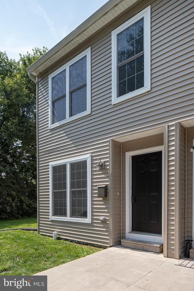 4738 Tuscarora St - Photo 6 of 46