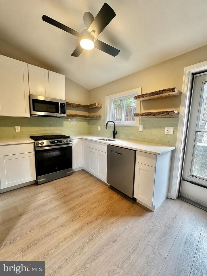 212 William St - Photo 2 of 18