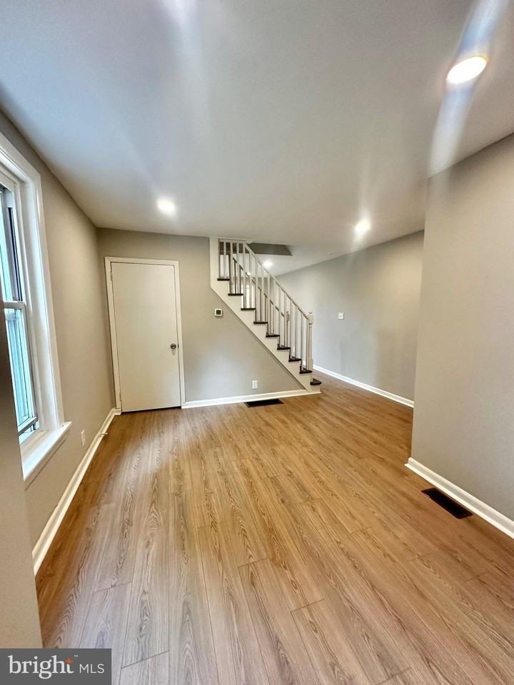212 William St - Photo 4 of 18