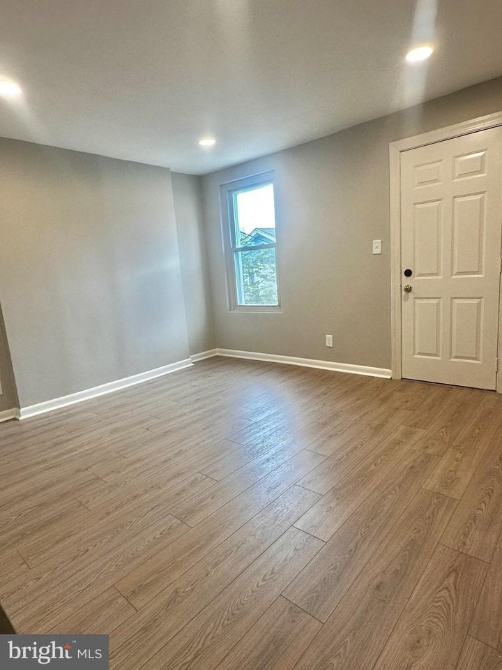212 William St - Photo 6 of 18